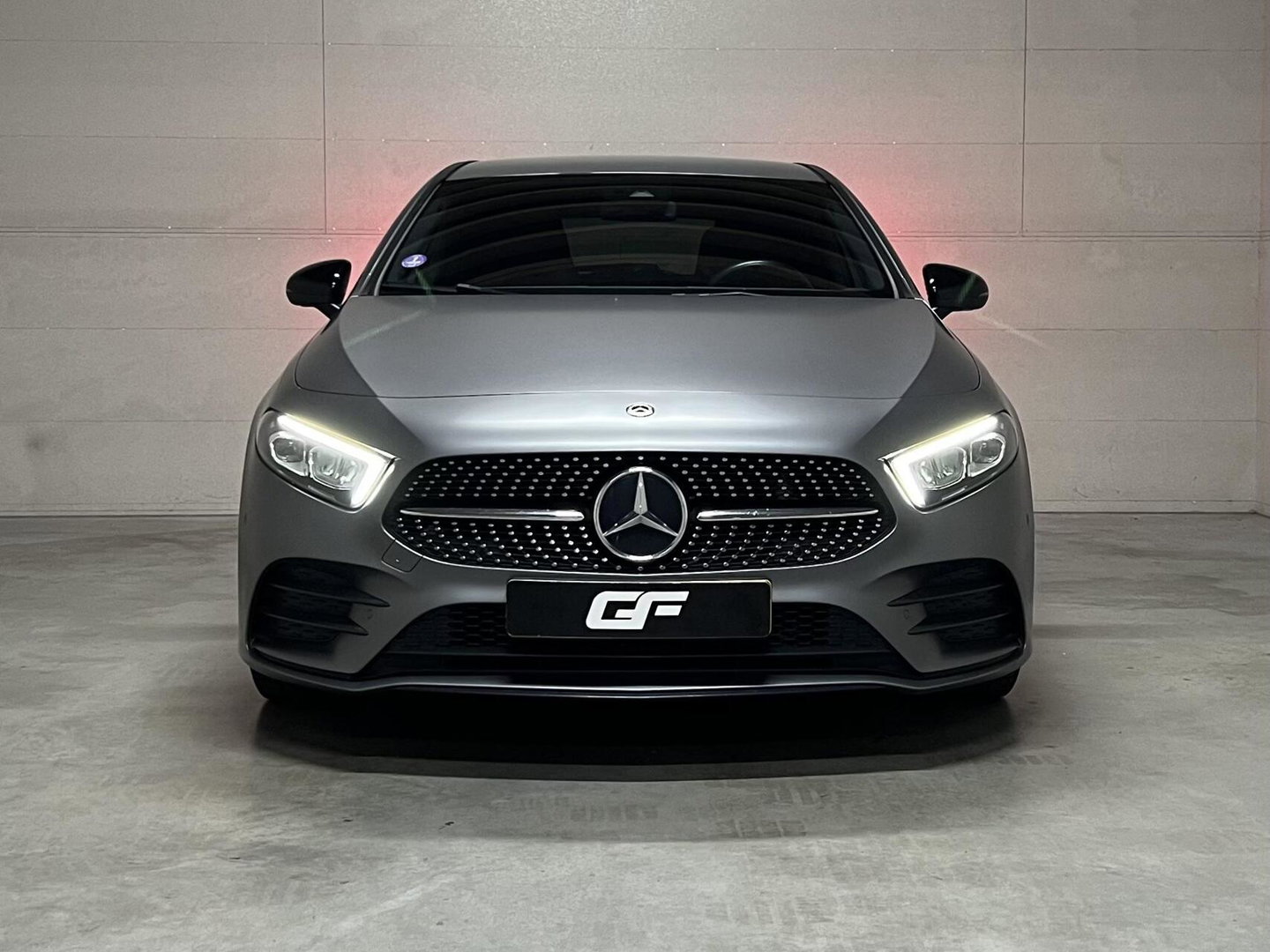 Mercedes-Benz A-Klasse 180 AMG Designo Matgrijs Sfeerverlichting Carplay