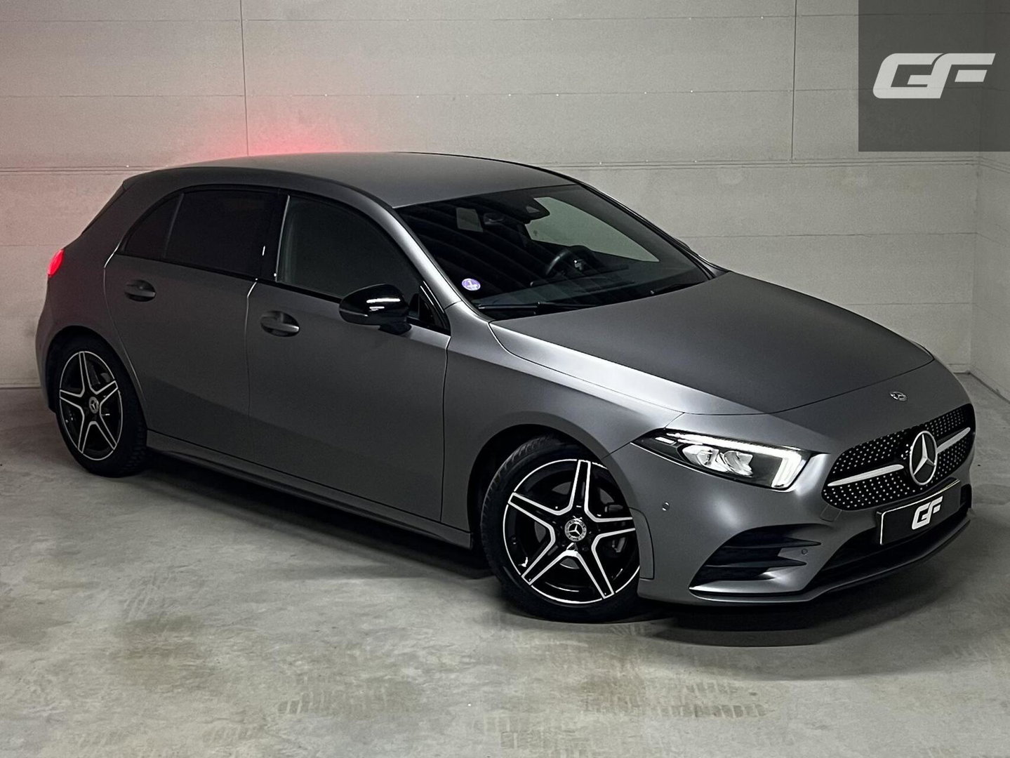 Mercedes-Benz A-Klasse 180 AMG Designo Matgrijs Sfeerverlichting Carplay