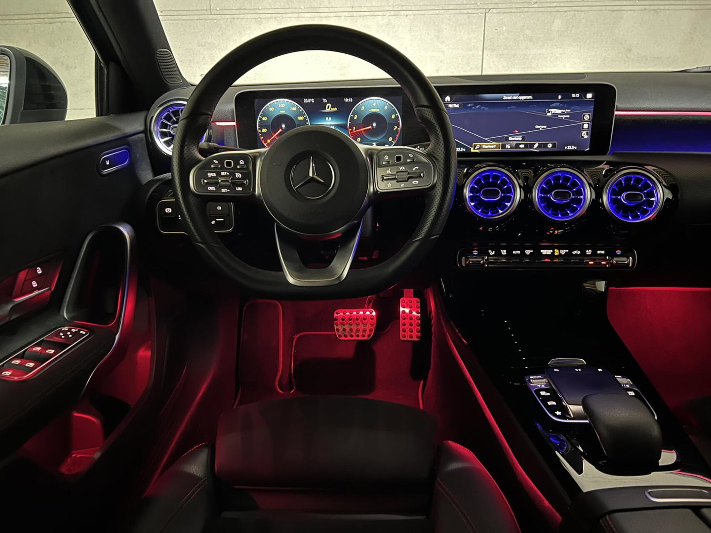 Mercedes-Benz A-Klasse 180 AMG Designo Matgrijs Sfeerverlichting Carplay