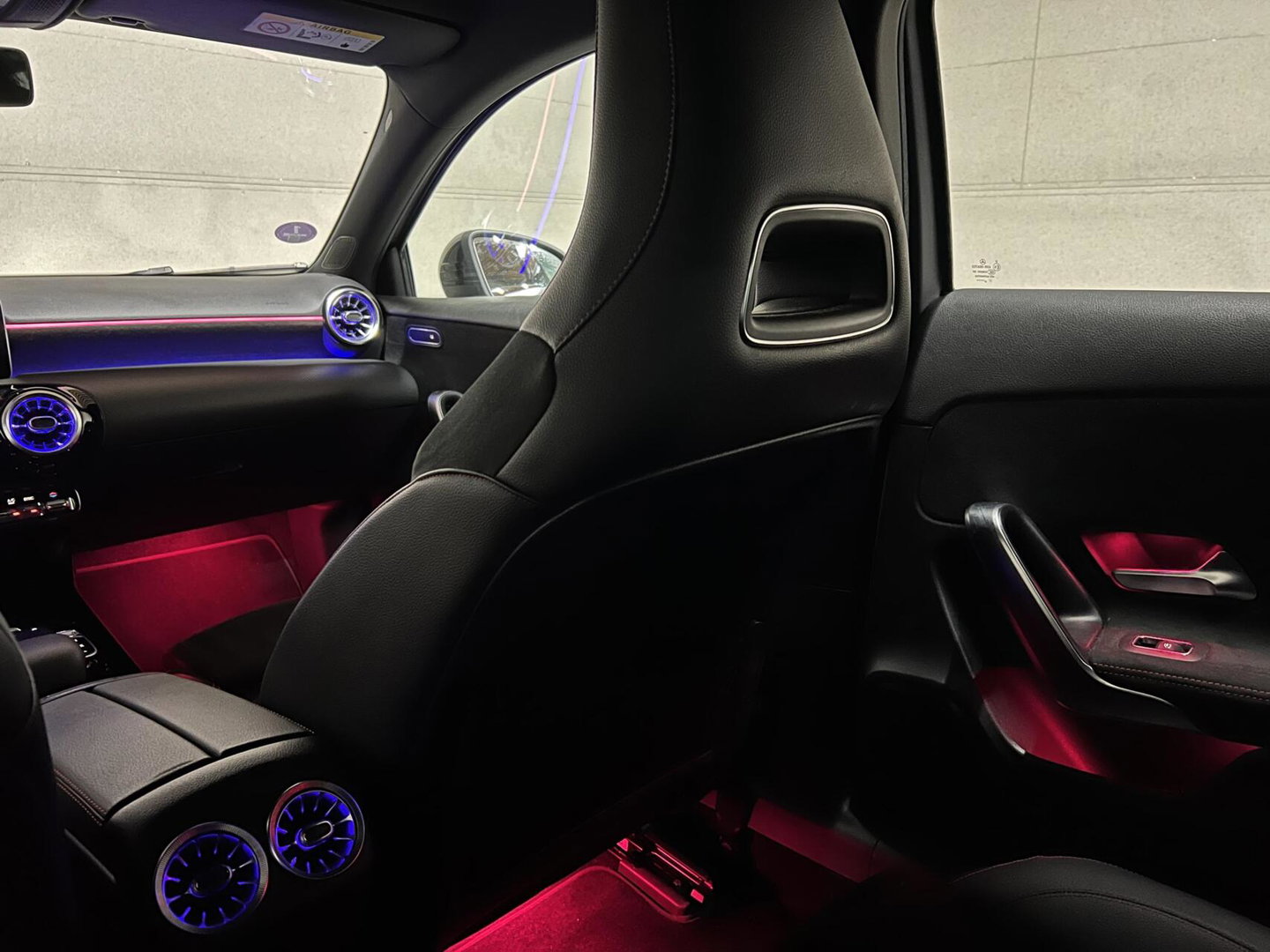 Mercedes-Benz A-Klasse 180 AMG Designo Matgrijs Sfeerverlichting Carplay