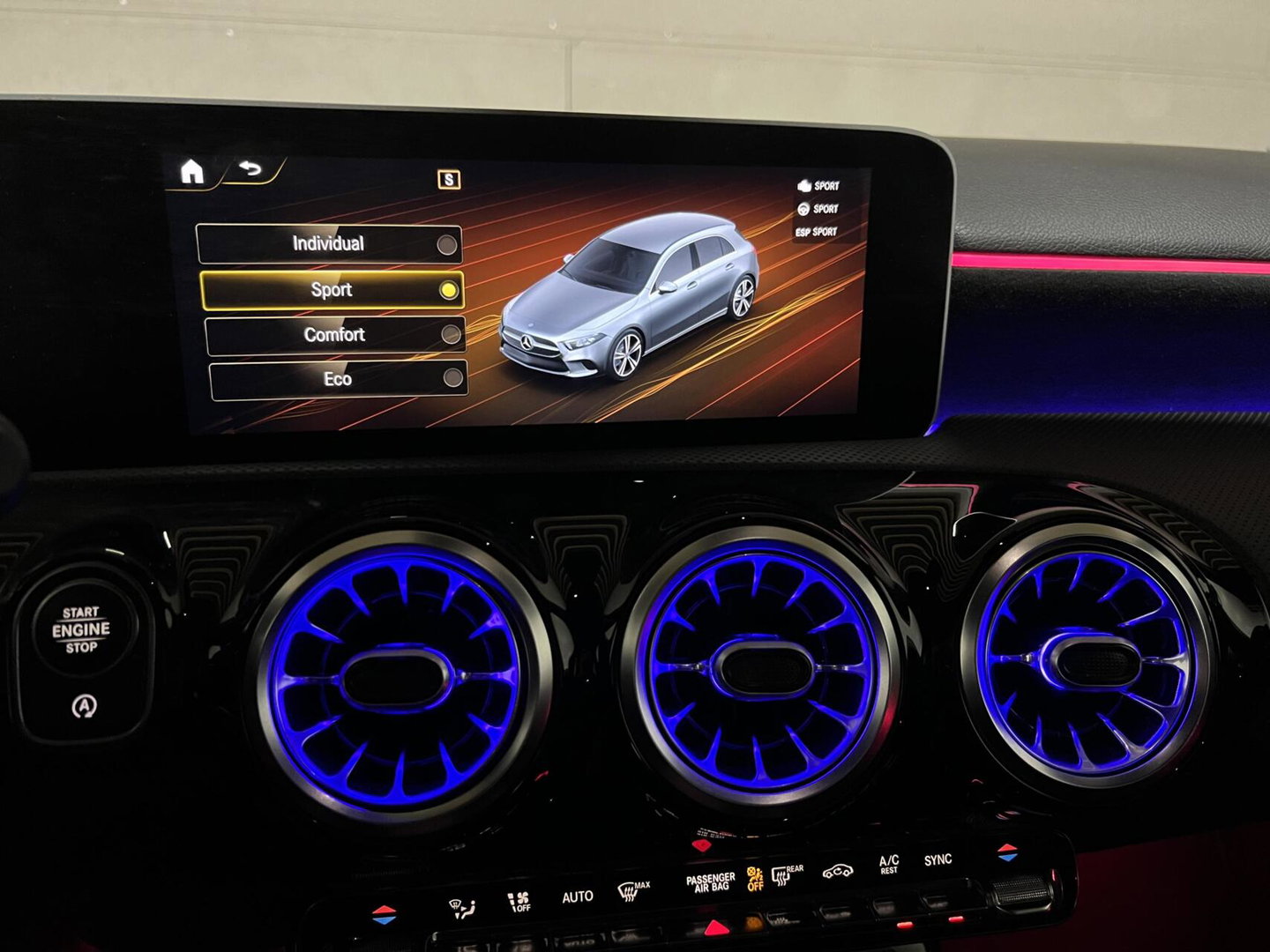 Mercedes-Benz A-Klasse 180 AMG Designo Matgrijs Sfeerverlichting Carplay
