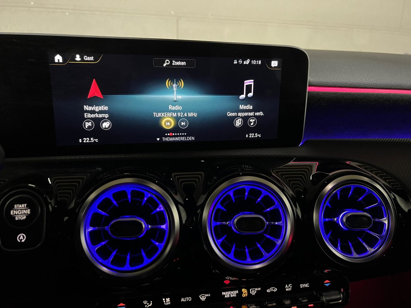 Mercedes-Benz A-Klasse 180 AMG Designo Matgrijs Sfeerverlichting Carplay