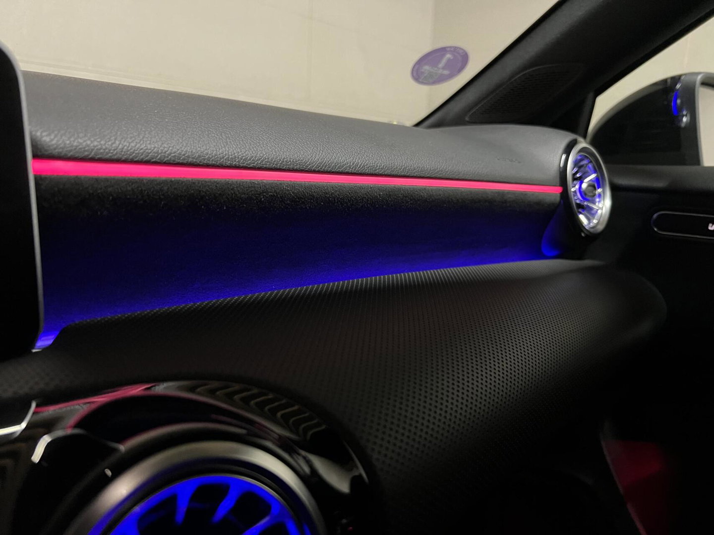 Mercedes-Benz A-Klasse 180 AMG Designo Matgrijs Sfeerverlichting Carplay