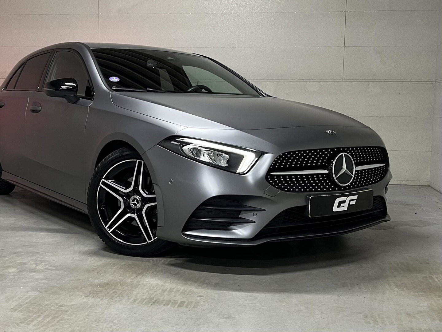 Mercedes-Benz A-Klasse 180 AMG Designo Matgrijs Sfeerverlichting Carplay