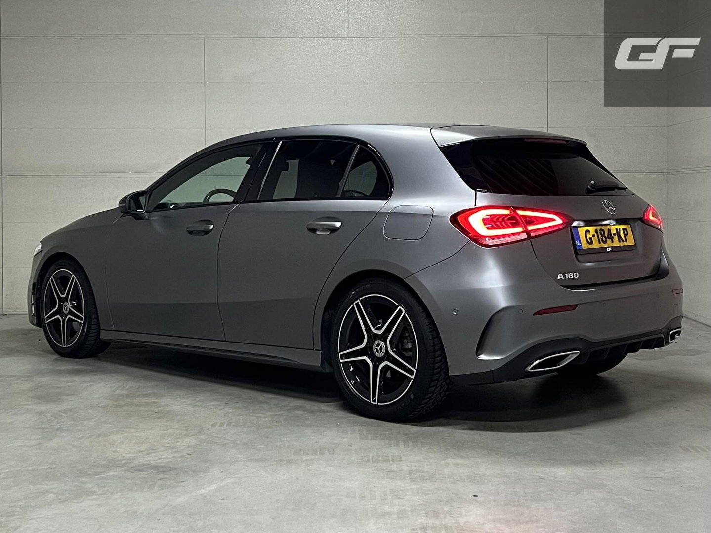 Mercedes-Benz A-Klasse 180 AMG Designo Matgrijs Sfeerverlichting Carplay