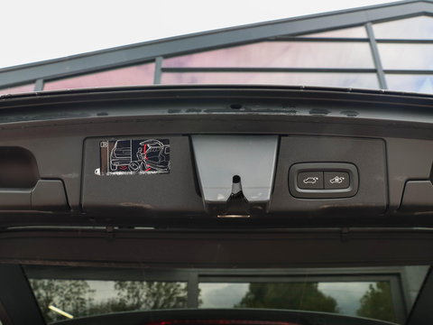 Volvo XC60 2.0 B5 Inscription 250pk Panodak Trekhaak