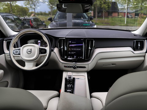 Volvo XC60 2.0 B5 Inscription 250pk Panodak Trekhaak