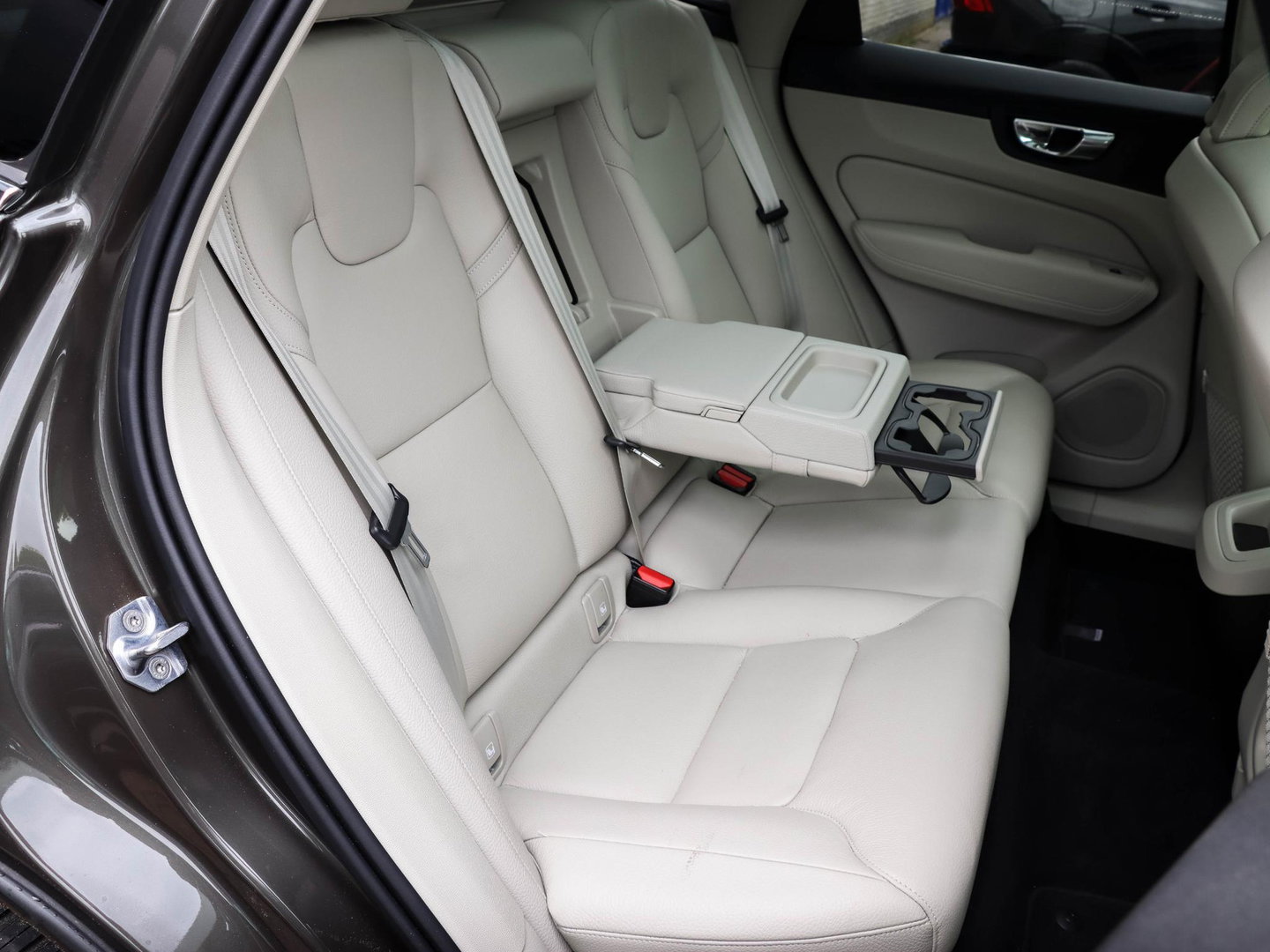 Volvo XC60 2.0 B5 Inscription 250pk Panodak Trekhaak