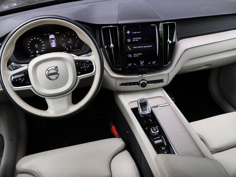 Volvo XC60 2.0 B5 Inscription 250pk Panodak Trekhaak
