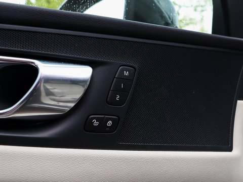 Volvo XC60 2.0 B5 Inscription 250pk Panodak Trekhaak