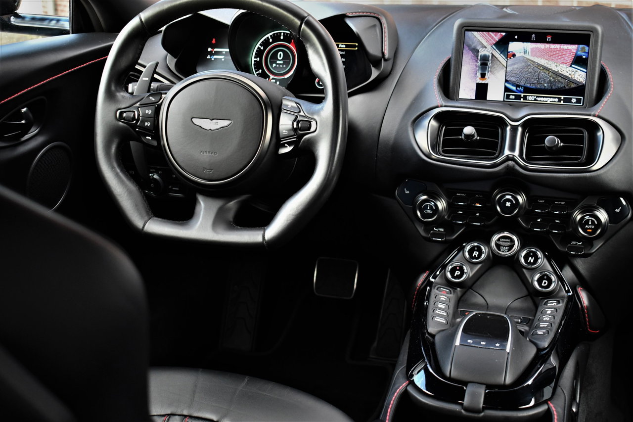 Aston Martin V8 Vantage