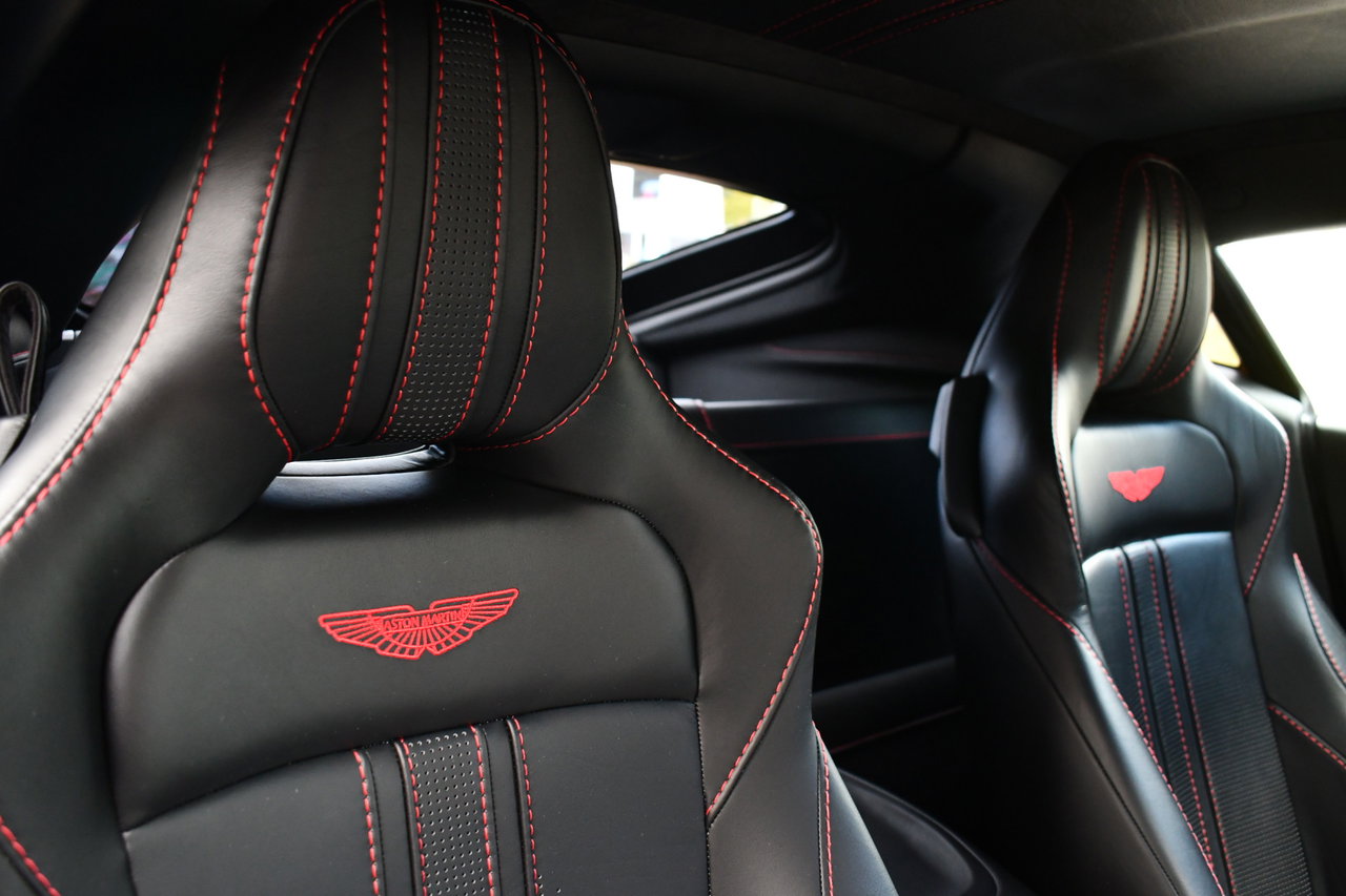 Aston Martin V8 Vantage
