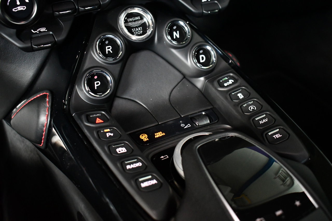 Aston Martin V8 Vantage