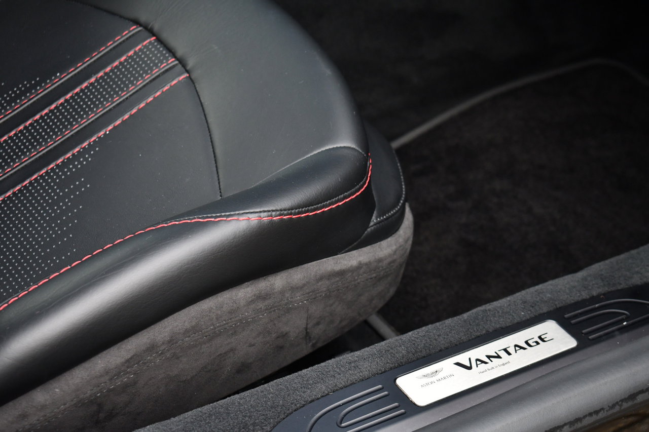 Aston Martin V8 Vantage