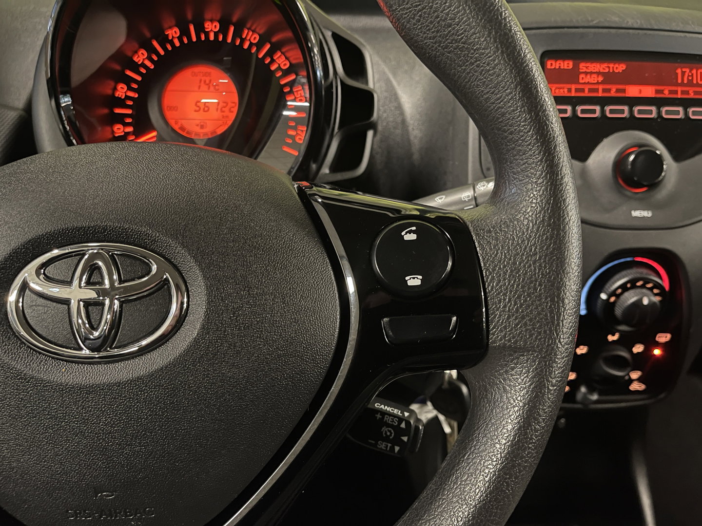 Toyota Aygo 1.0 VVT-i x-fun | Origineel Nederlands | Airconditioning | DAB | Cruise Control | Isofix |