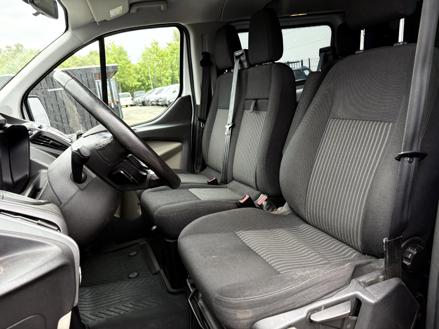 Ford Transit Custom 340 2.0 TDCI L2H1 Ambiente DC | DAKDRAGERS | 130PK | CRUISE