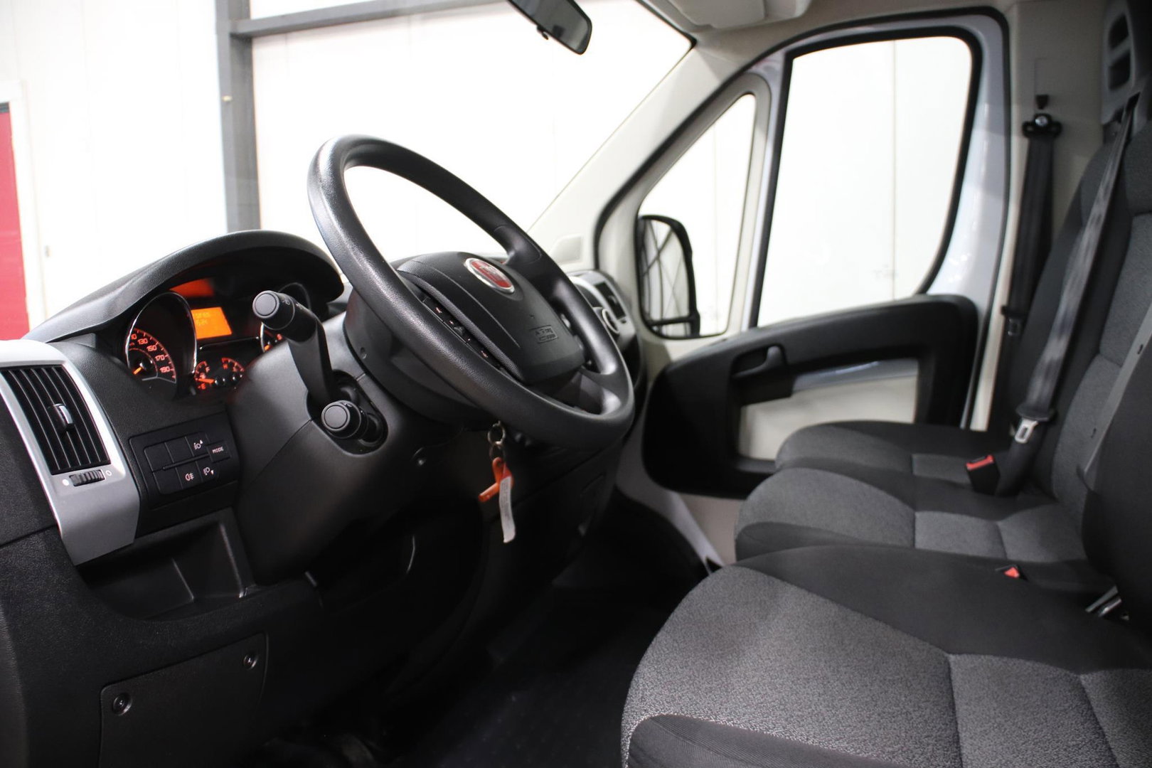 Fiat Ducato 2.3 BAKWAGEN MEUBELBAK 1000KG Laadvermogen