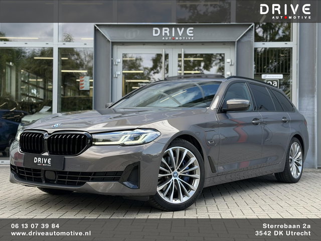 BMW 5 Serie - Touring 530e xDrive High Ex. Shadow|Pano|H/K|Nappa|Ventilatie|Massage|ACC|HUD|Laser|Alvitgrau