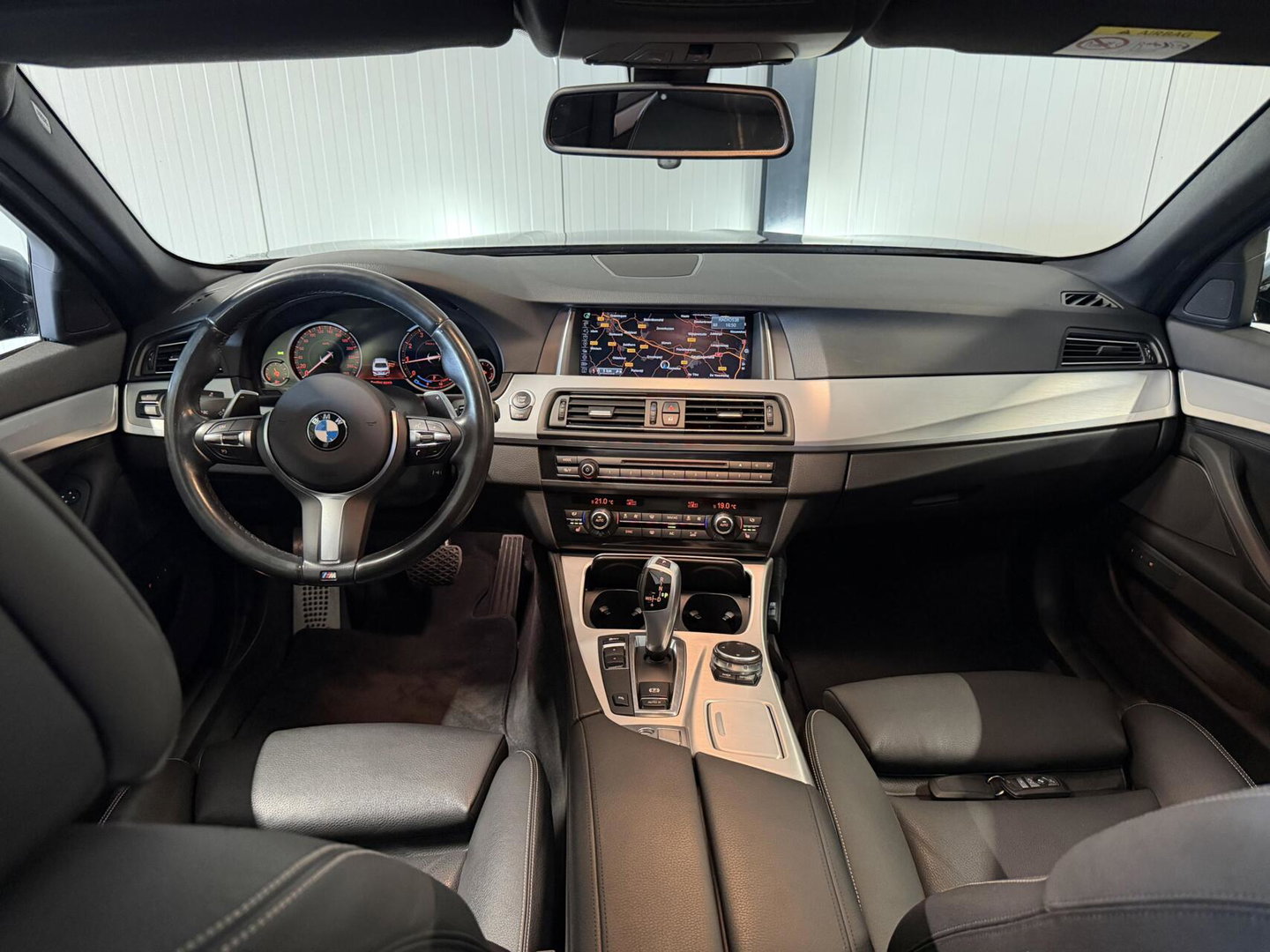 BMW 5 Serie 520i M-Sport High Executive Pano Memory NL-AUTO