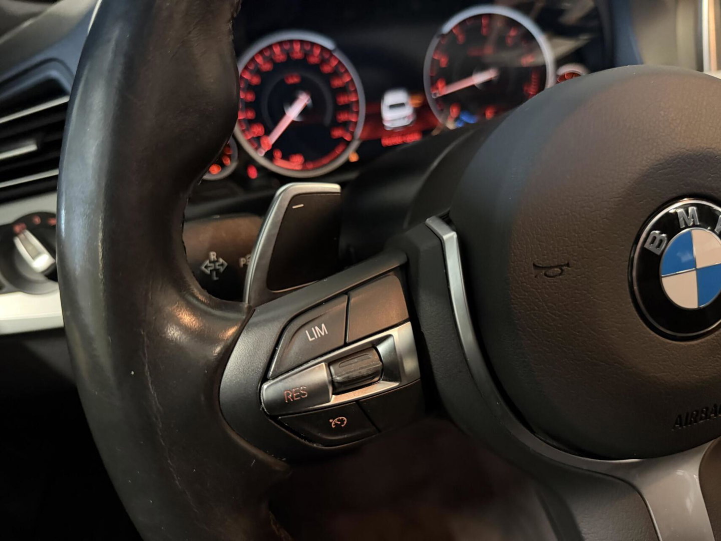BMW 5 Serie 520i M-Sport High Executive Pano Memory NL-AUTO