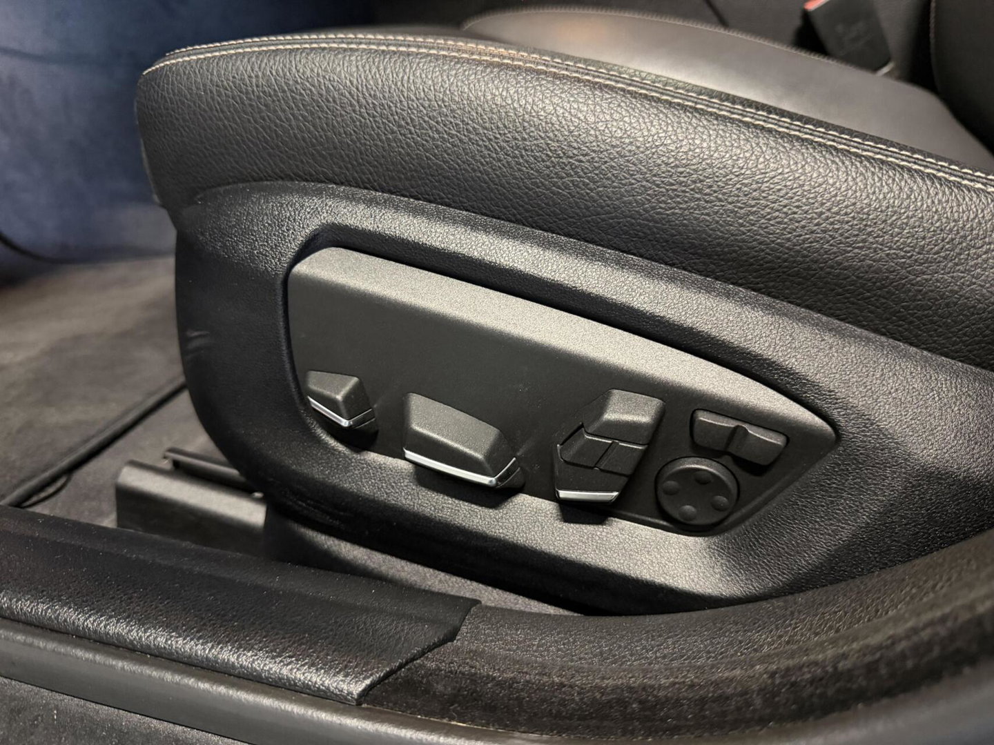 BMW 5 Serie 520i M-Sport High Executive Pano Memory NL-AUTO