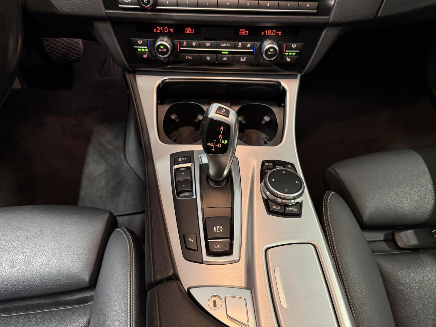 BMW 5 Serie 520i M-Sport High Executive Pano Memory NL-AUTO
