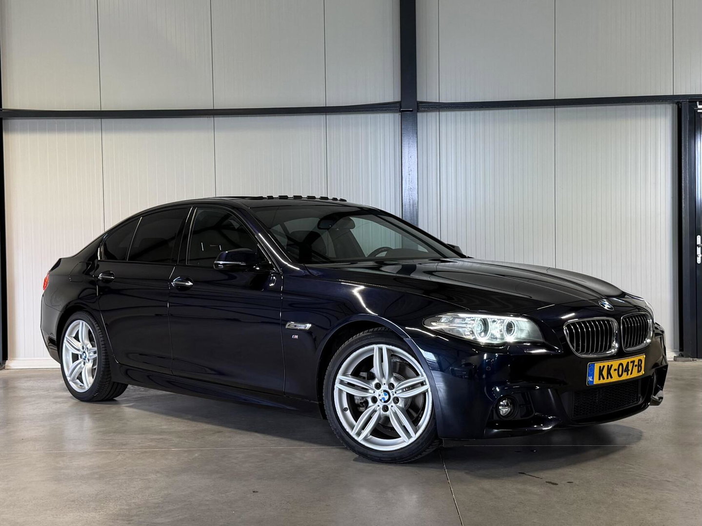 BMW 5 Serie 520i M-Sport High Executive Pano Memory NL-AUTO