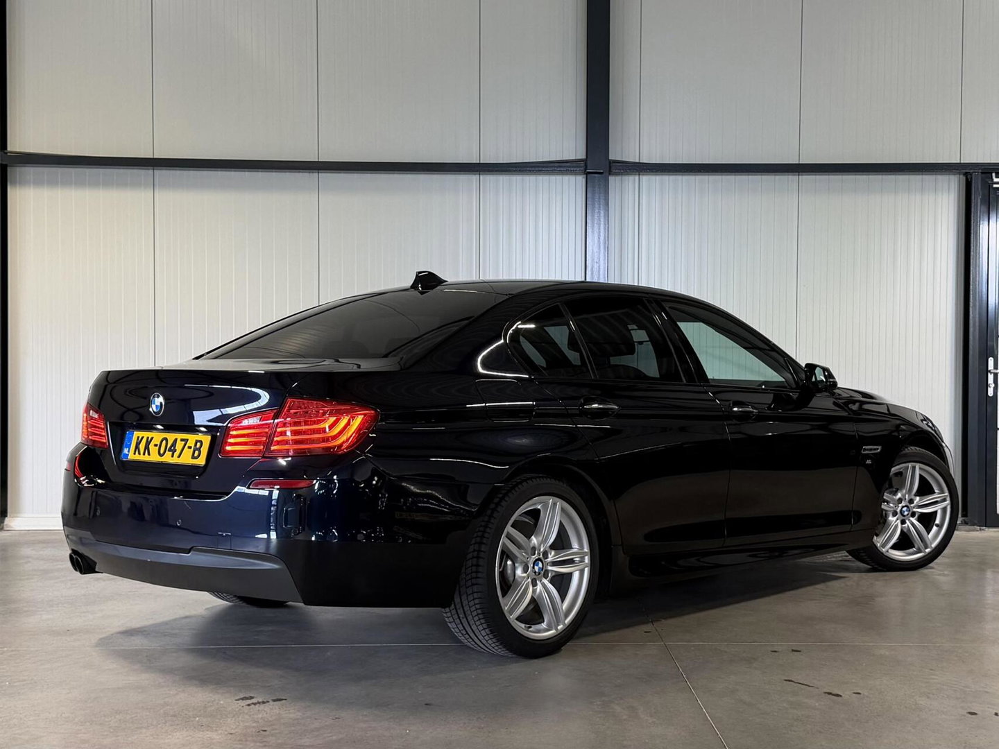 BMW 5 Serie 520i M-Sport High Executive Pano Memory NL-AUTO