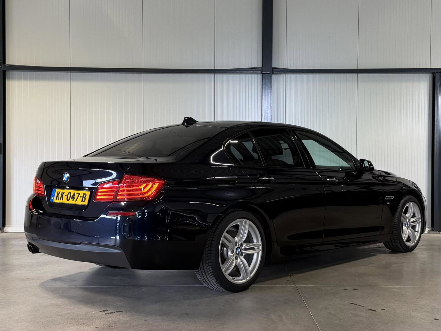 BMW 5 Serie 520i M-Sport High Executive Pano Memory NL-AUTO