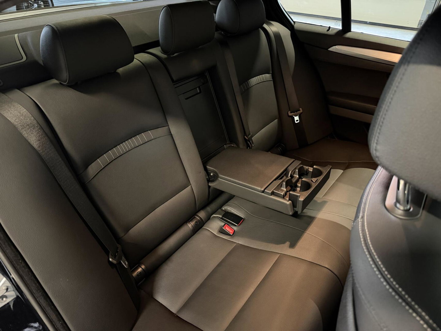 BMW 5 Serie 520i M-Sport High Executive Pano Memory NL-AUTO