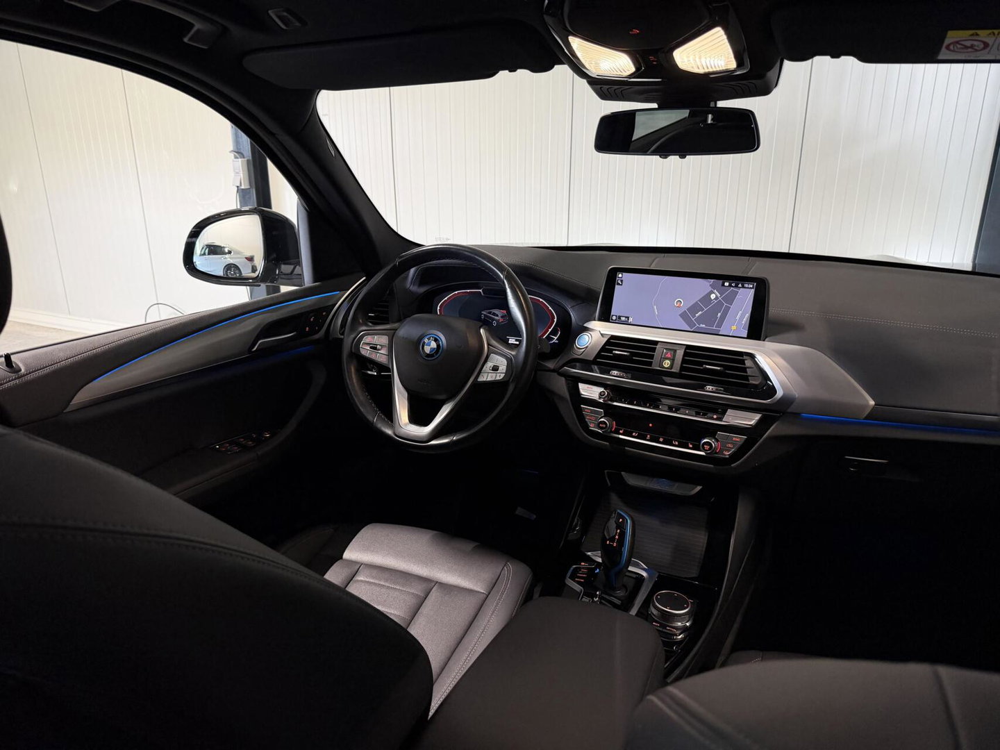BMW iX3 Executive 80 kWh Pano Trekhaak Leer Memory Camera