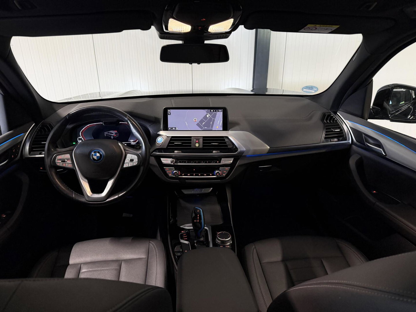 BMW iX3 Executive 80 kWh Pano Trekhaak Leer Memory Camera