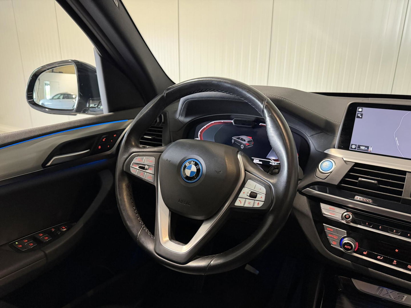 BMW iX3 Executive 80 kWh Pano Trekhaak Leer Memory Camera