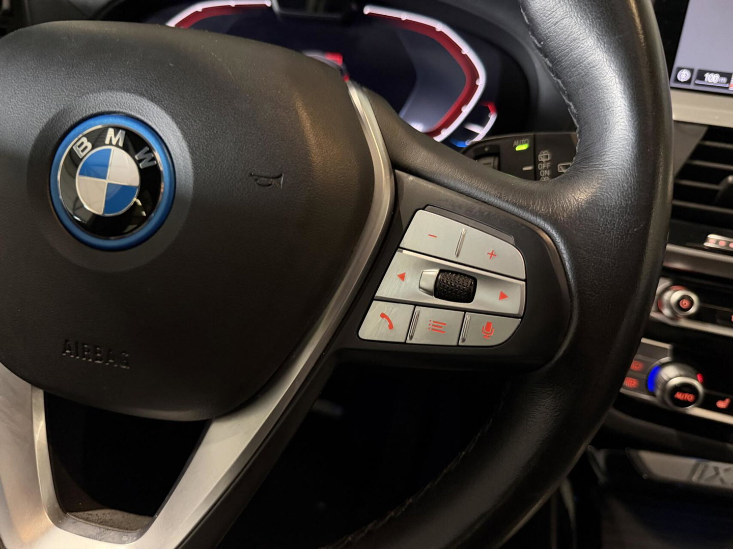 BMW iX3 Executive 80 kWh Pano Trekhaak Leer Memory Camera