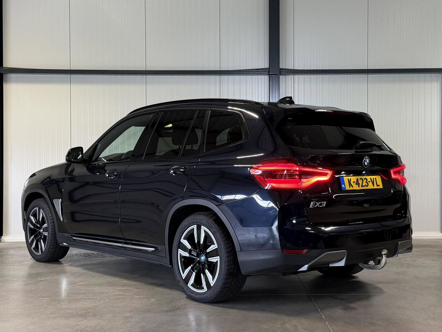 BMW iX3 Executive 80 kWh Pano Trekhaak Leer Memory Camera