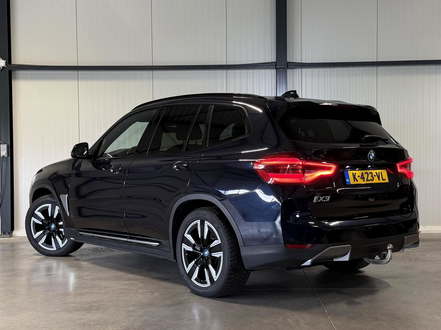 BMW iX3 Executive 80 kWh Pano Trekhaak Leer Memory Camera