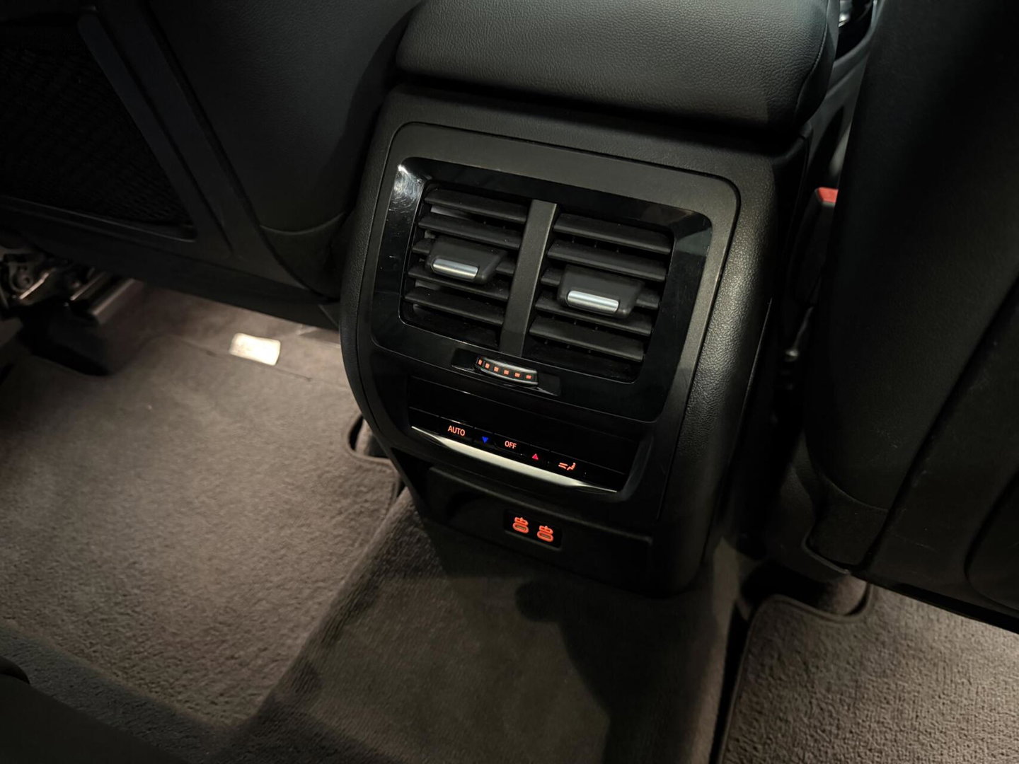 BMW iX3 Executive 80 kWh Pano Trekhaak Leer Memory Camera