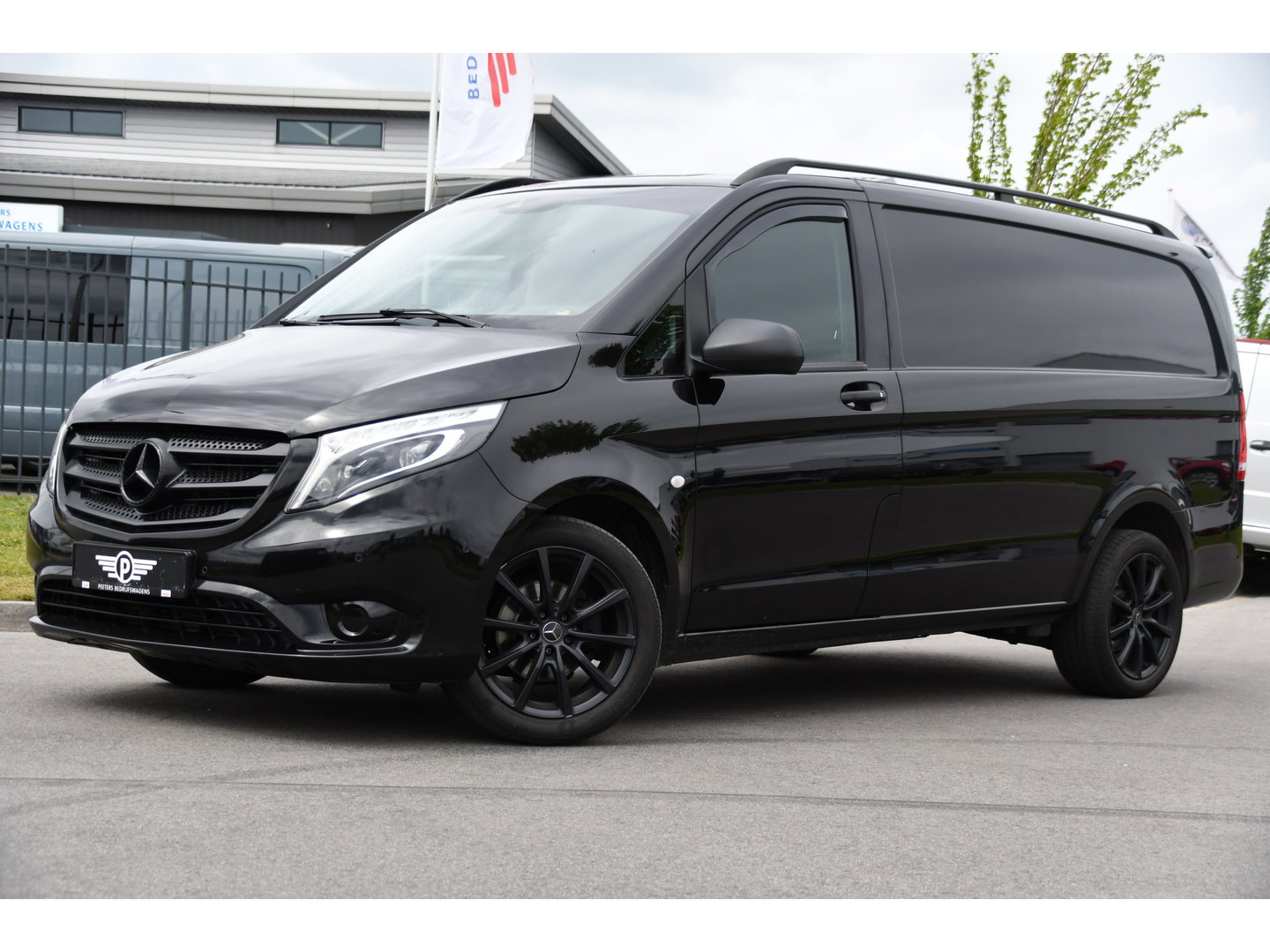 Mercedes-Benz Vito 116 CDI L2 Black Edition Camera, Cruise, Carplay, LED, Automaat, 164pk, Stoelverwarming, Standakchel, Sensoren, Uniek!