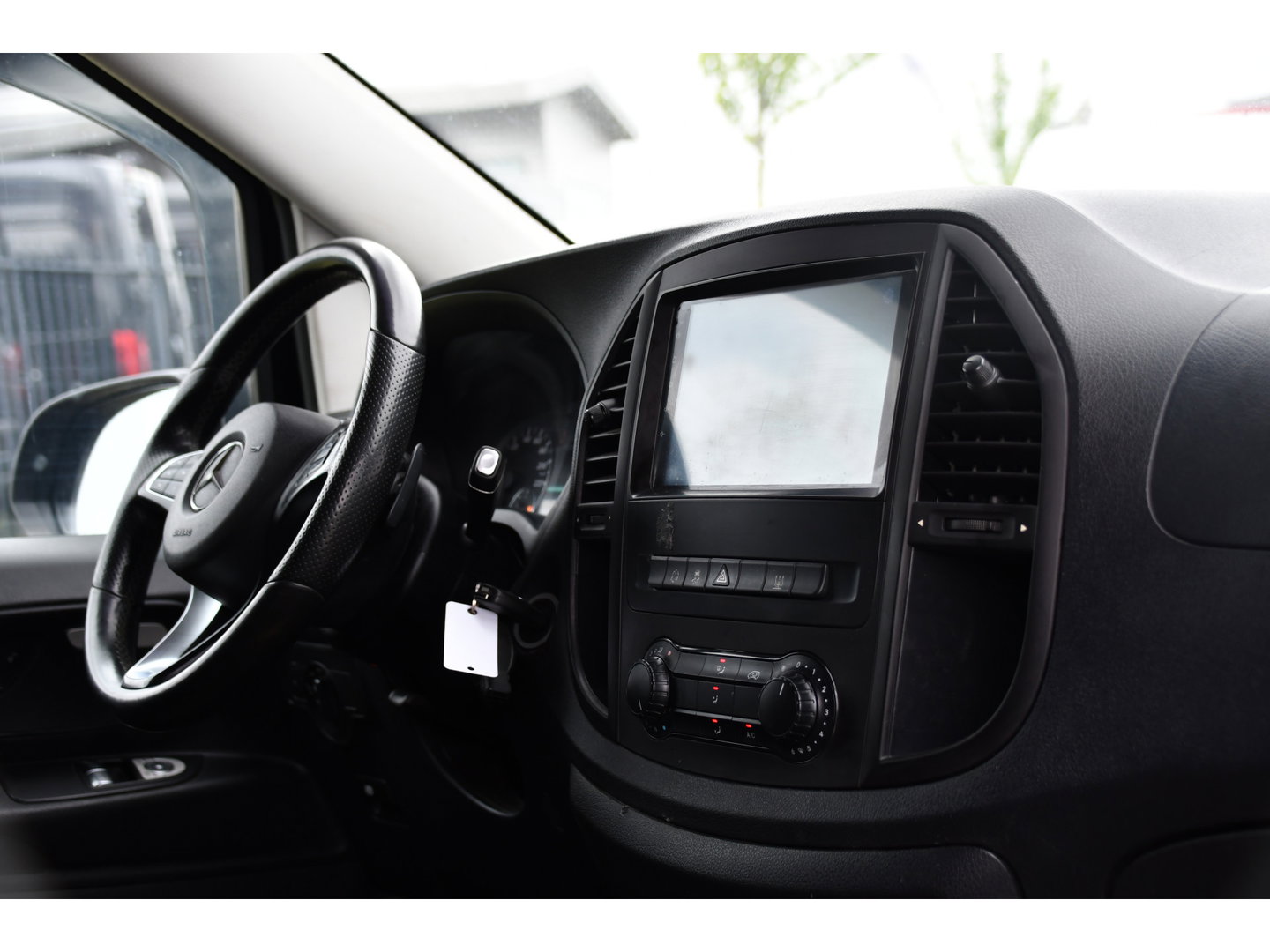Mercedes-Benz Vito 116 CDI L2 Black Edition Camera, Cruise, Carplay, LED, Automaat, 164pk, Stoelverwarming, Standakchel, Sensoren, Uniek!