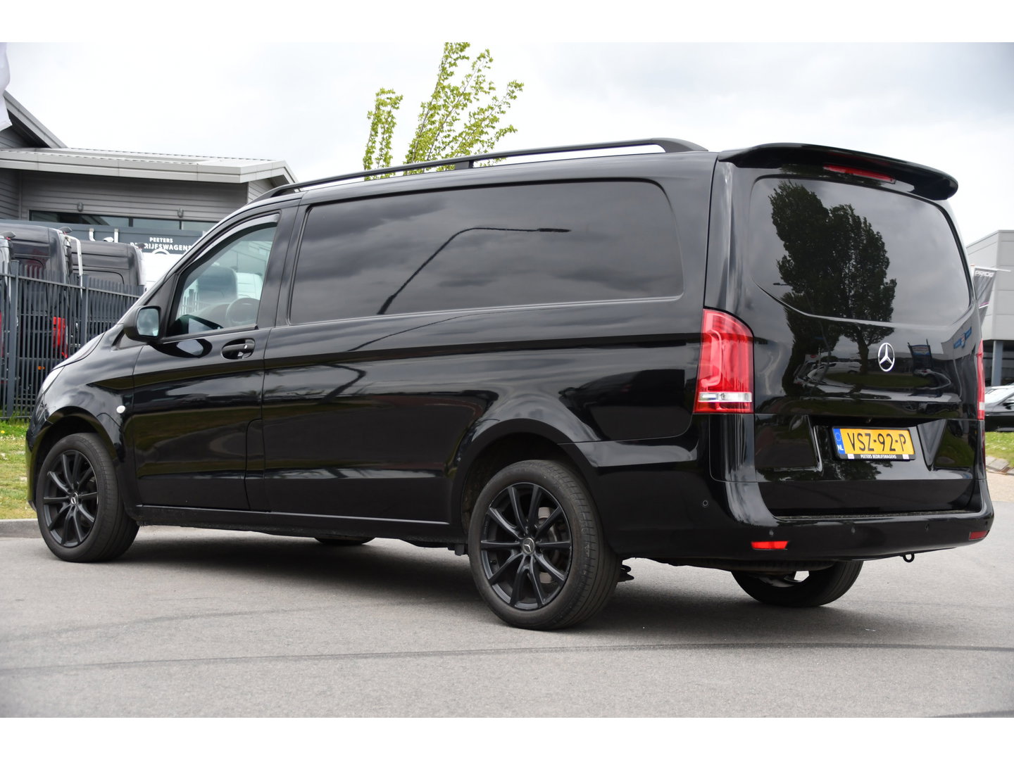 Mercedes-Benz Vito 116 CDI L2 Black Edition Camera, Cruise, Carplay, LED, Automaat, 164pk, Stoelverwarming, Standakchel, Sensoren, Uniek!