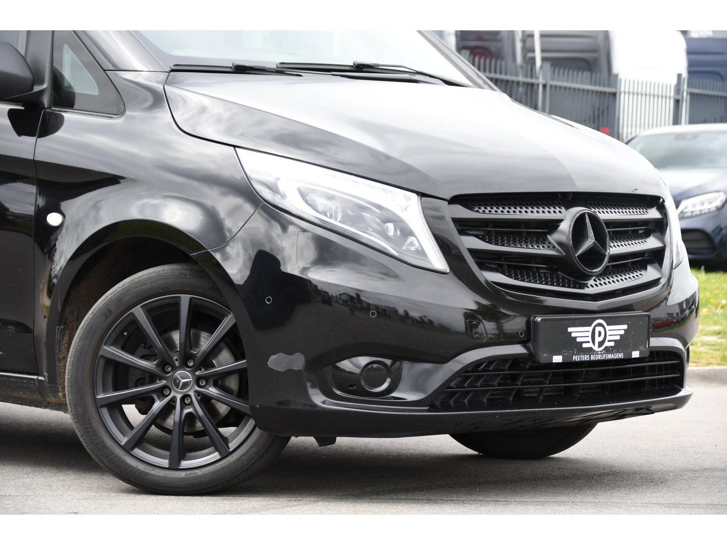 Mercedes-Benz Vito 116 CDI L2 Black Edition Camera, Cruise, Carplay, LED, Automaat, 164pk, Stoelverwarming, Standakchel, Sensoren, Uniek!