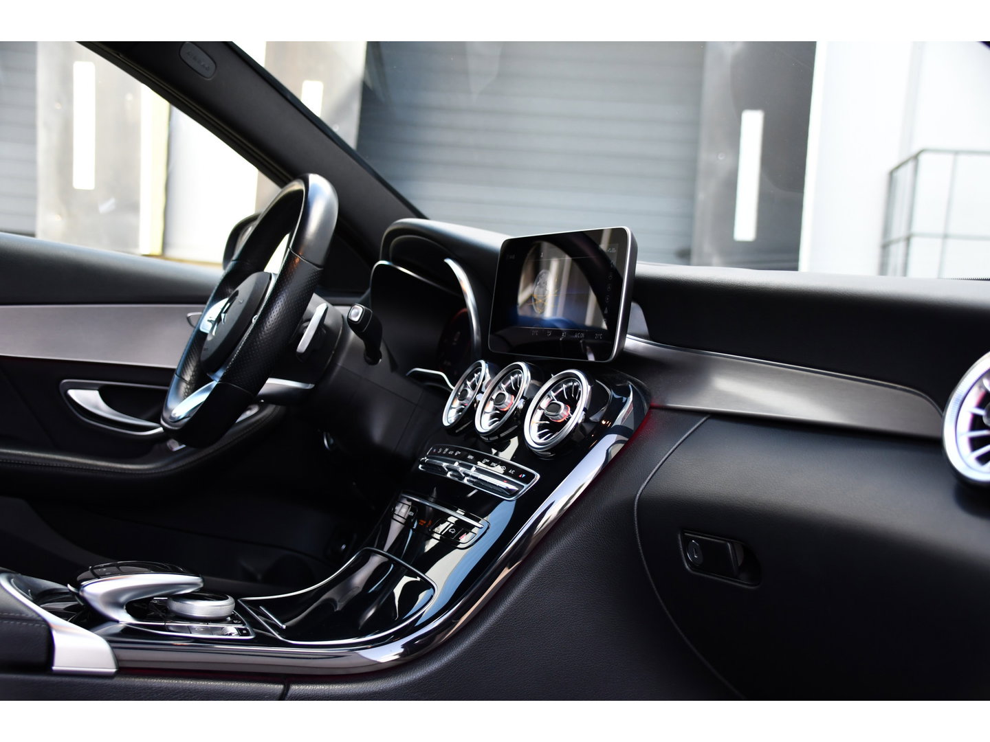 Mercedes-Benz C-Klasse 200 Premium Plus AMG Virtual, Cruise, Carplay, Stoelverwarming, Sfeer, Camera, 184pk, LED, Leder, Uniek!