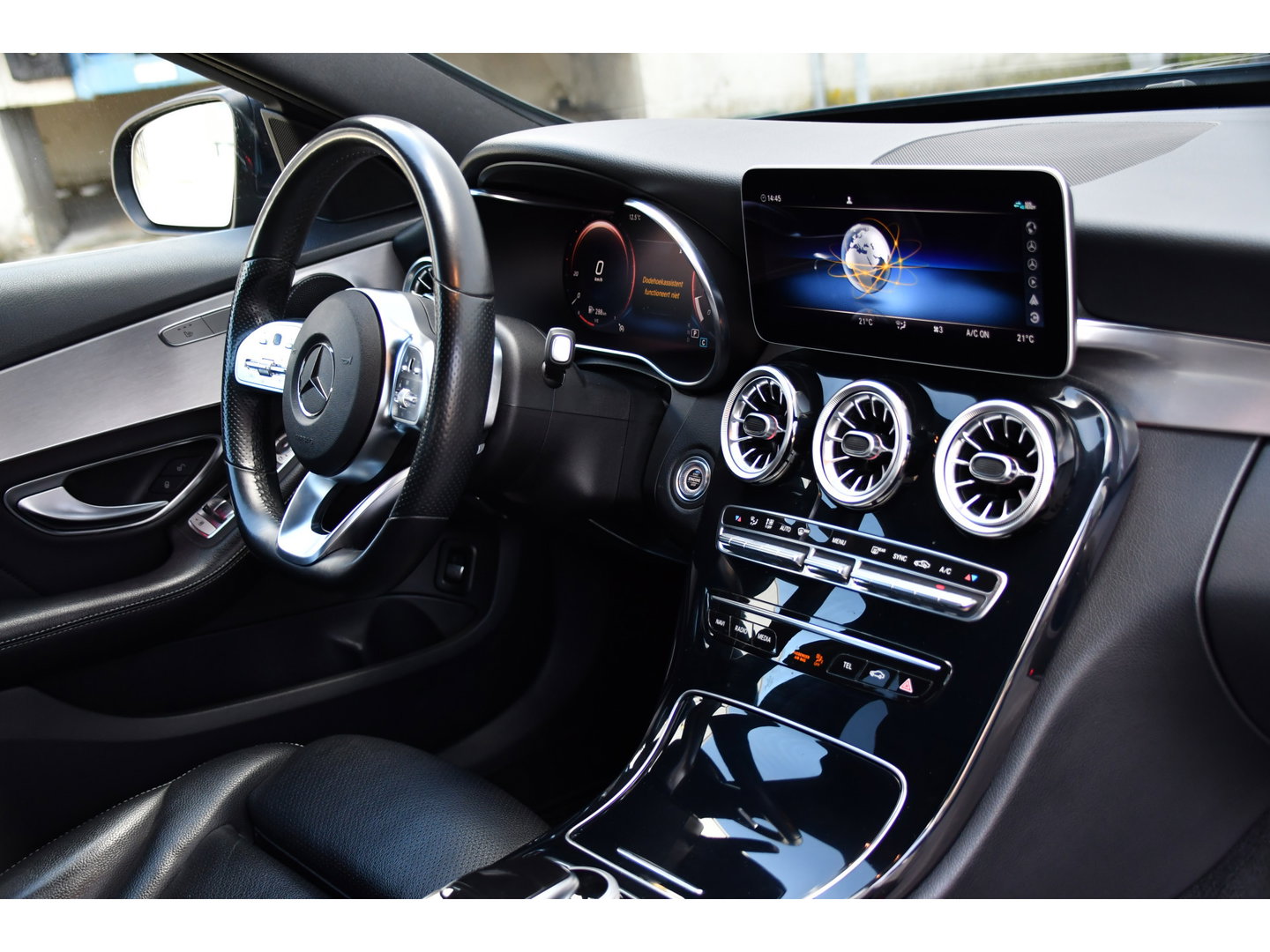 Mercedes-Benz C-Klasse 200 Premium Plus AMG Virtual, Cruise, Carplay, Stoelverwarming, Sfeer, Camera, 184pk, LED, Leder, Uniek!