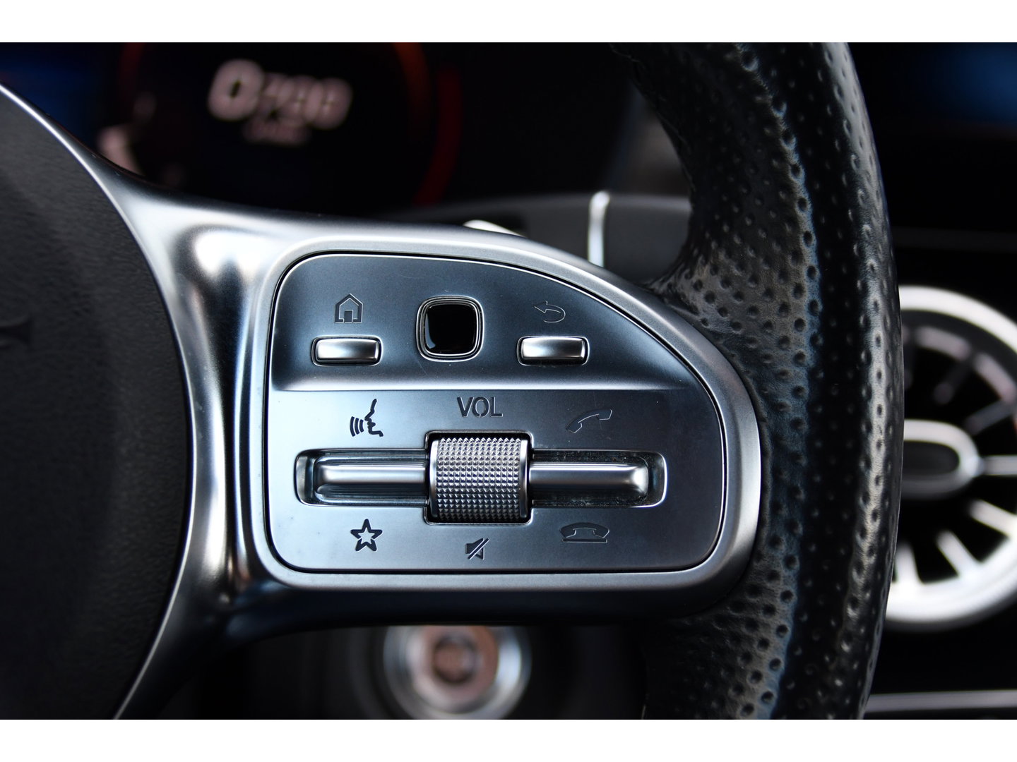 Mercedes-Benz C-Klasse 200 Premium Plus AMG Virtual, Cruise, Carplay, Stoelverwarming, Sfeer, Camera, 184pk, LED, Leder, Uniek!