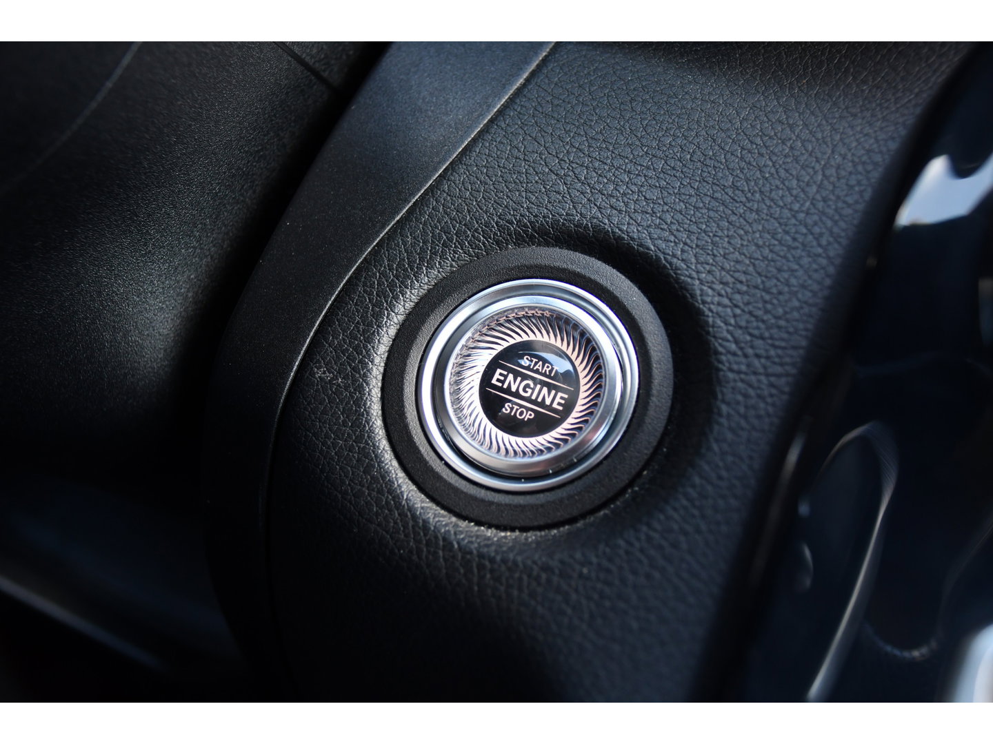 Mercedes-Benz C-Klasse 200 Premium Plus AMG Virtual, Cruise, Carplay, Stoelverwarming, Sfeer, Camera, 184pk, LED, Leder, Uniek!