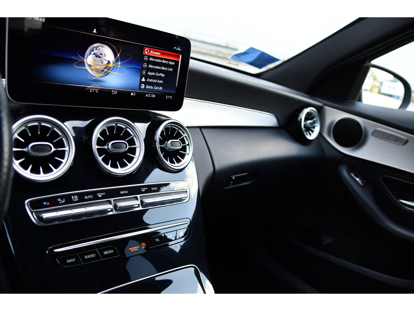 Mercedes-Benz C-Klasse 200 Premium Plus AMG Virtual, Cruise, Carplay, Stoelverwarming, Sfeer, Camera, 184pk, LED, Leder, Uniek!
