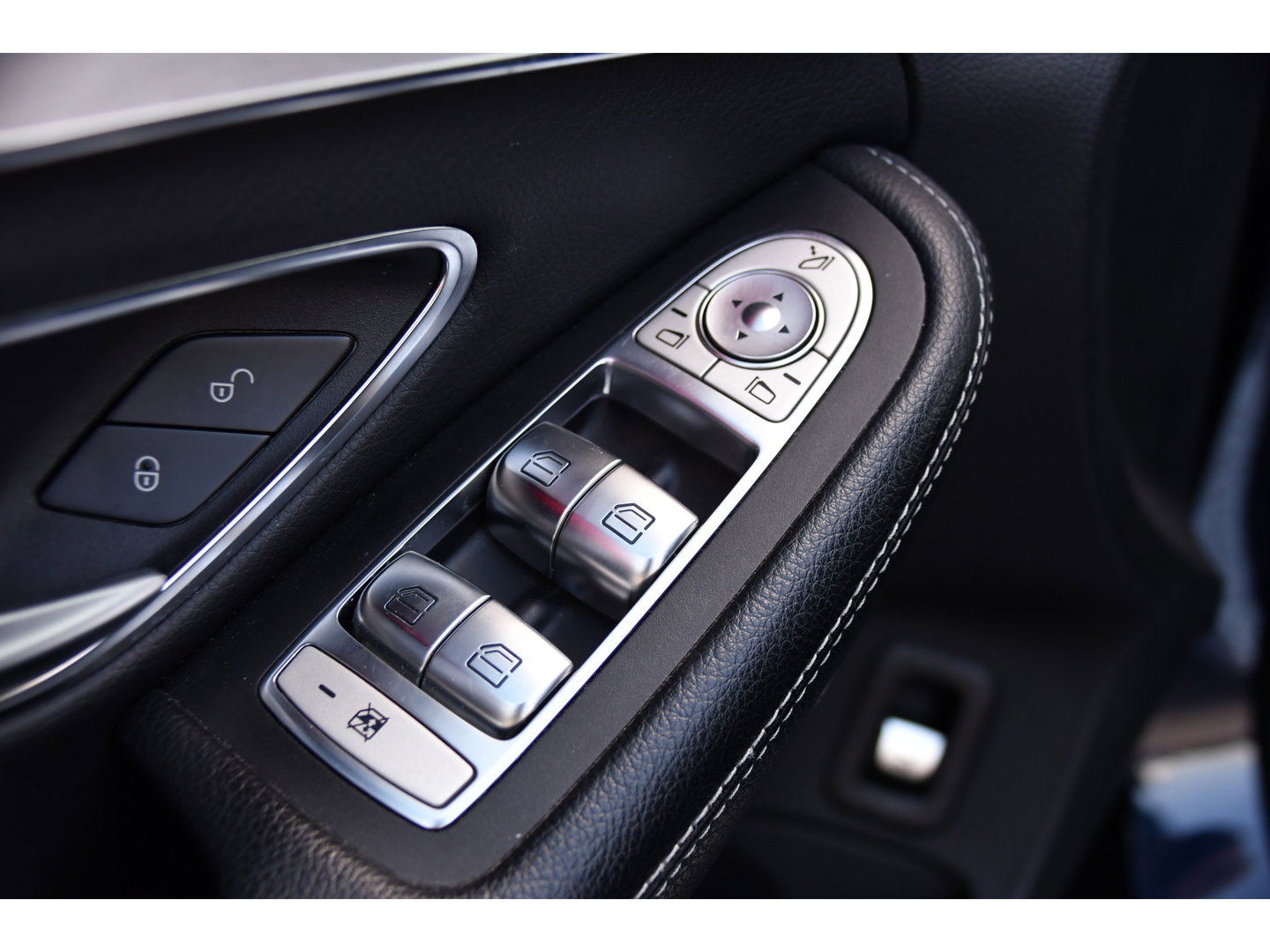 Mercedes-Benz C-Klasse 200 Premium Plus AMG Virtual, Cruise, Carplay, Stoelverwarming, Sfeer, Camera, 184pk, LED, Leder, Uniek!