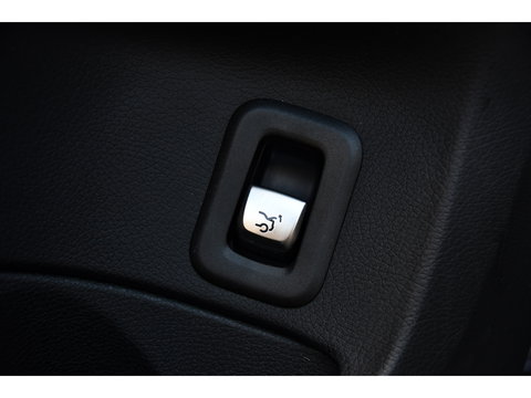 Mercedes-Benz C-Klasse 200 Premium Plus AMG Virtual, Cruise, Carplay, Stoelverwarming, Sfeer, Camera, 184pk, LED, Leder, Uniek!
