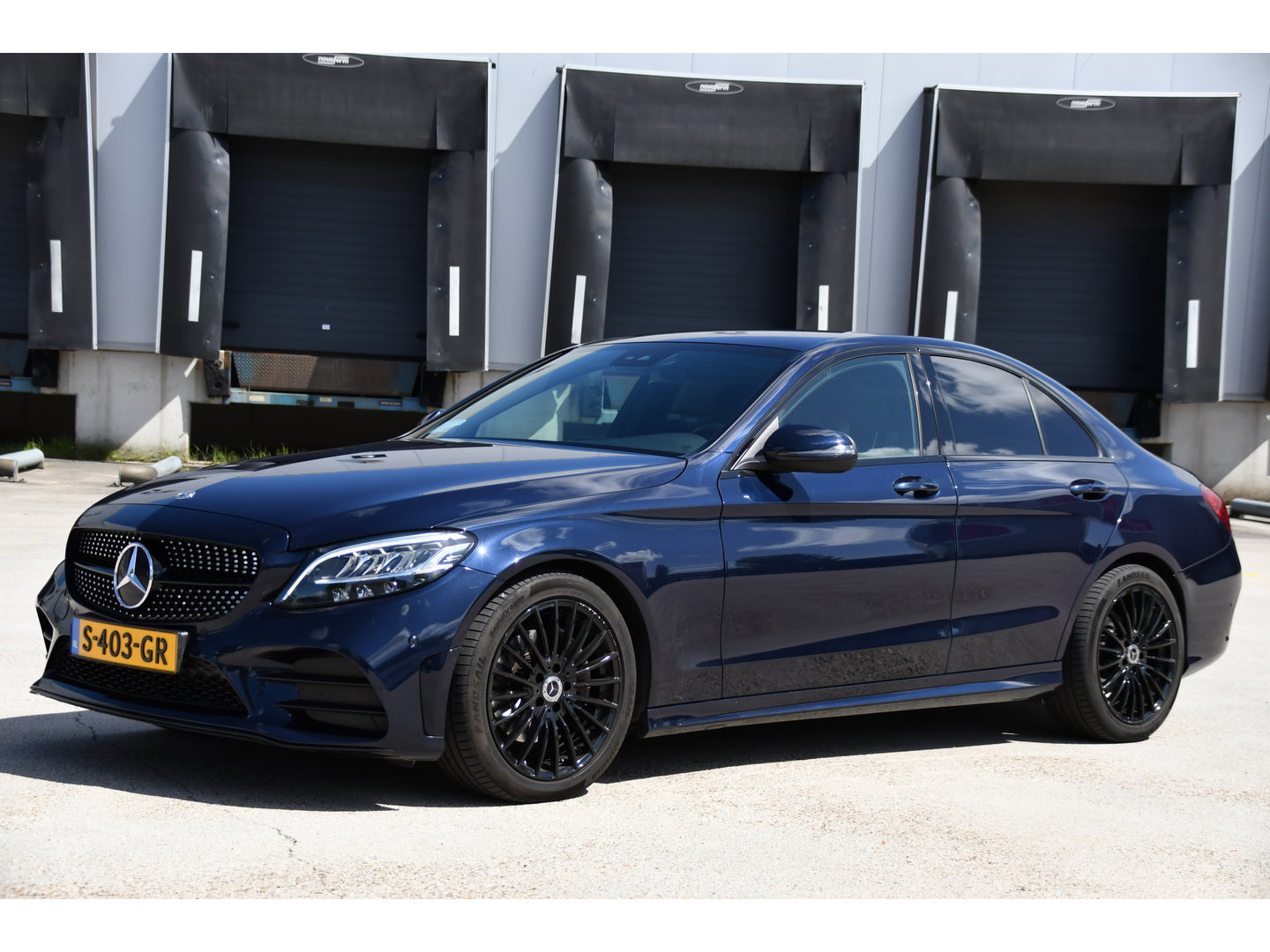 Mercedes-Benz C-Klasse 200 Premium Plus AMG Virtual, Cruise, Carplay, Stoelverwarming, Sfeer, Camera, 184pk, LED, Leder, Uniek!