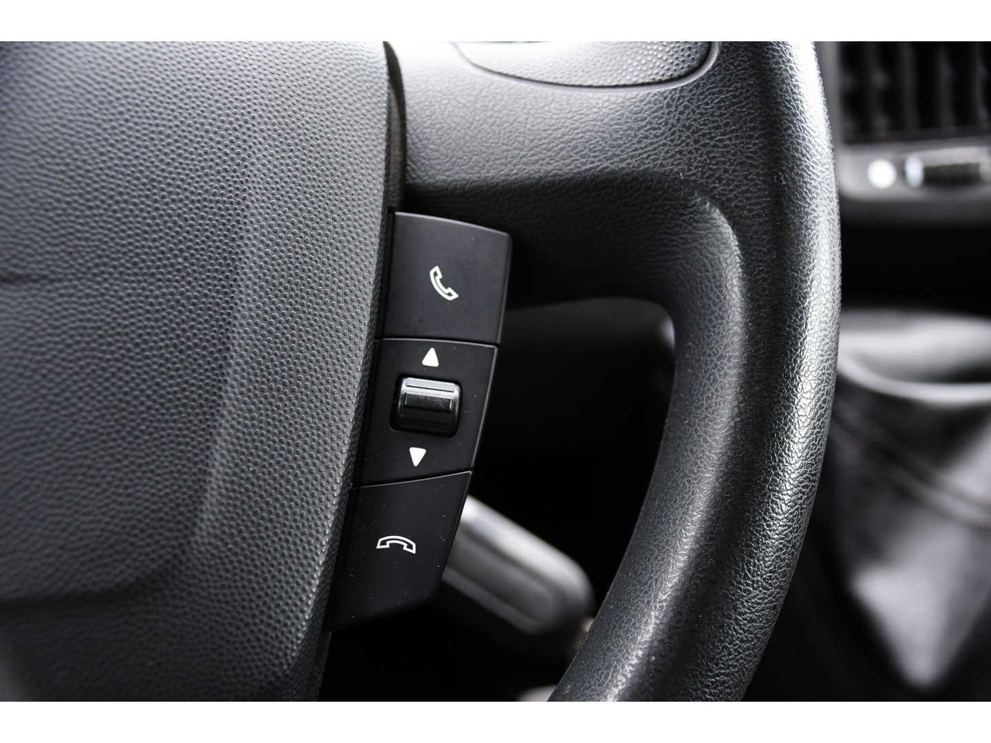 Peugeot Boxer 2.0 BlueHDI L1H1 Pro PB Edition Camera, Cruise, Multimedia, 130pk, Trekhaak, Airco, Radio, Uniek!